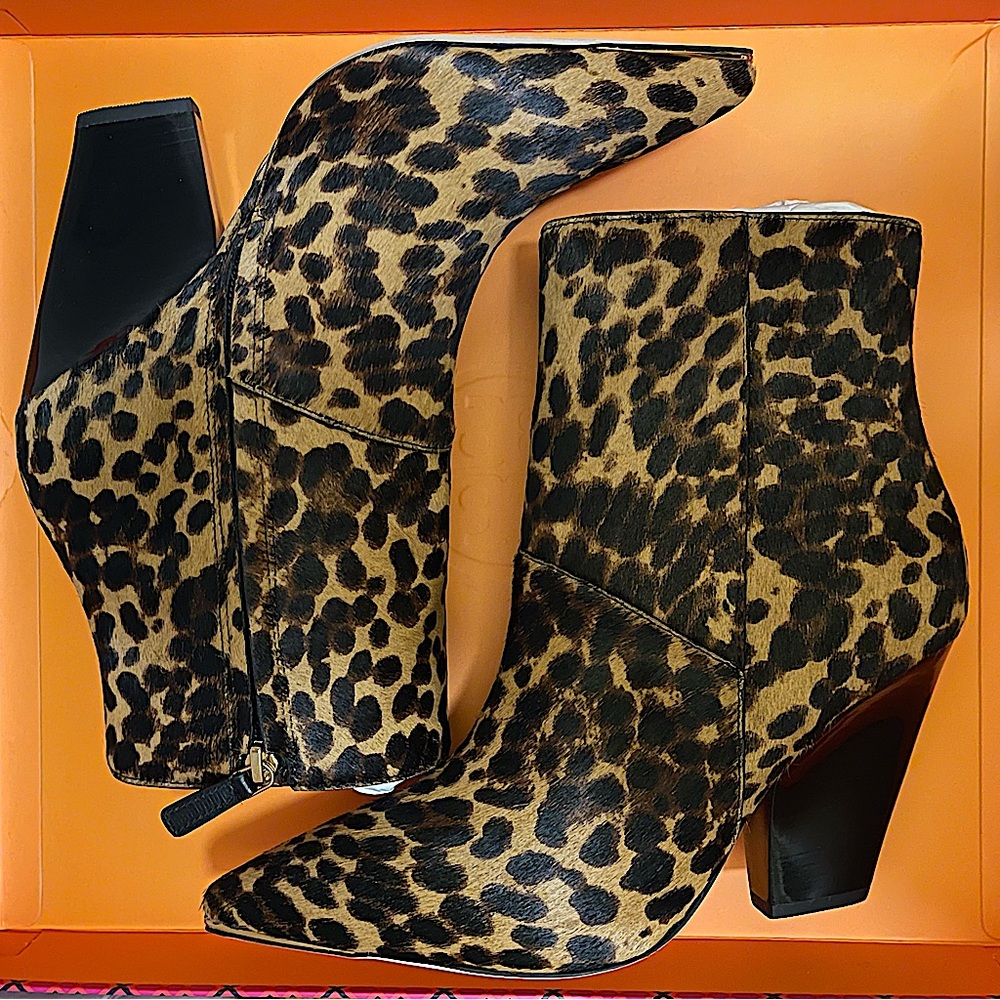 NWT Wildly Stylish Tory Burch Lila Zip Up Animal Print Bootie!